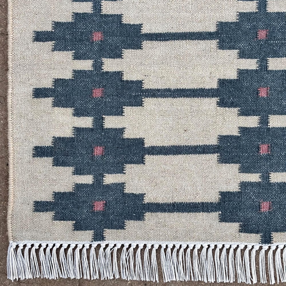 Handcrafted Vintage Multicolor Wool Dhurrie For Living